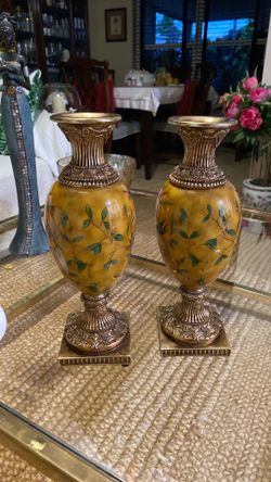 Decorative urn-style vases, unbranded ,
