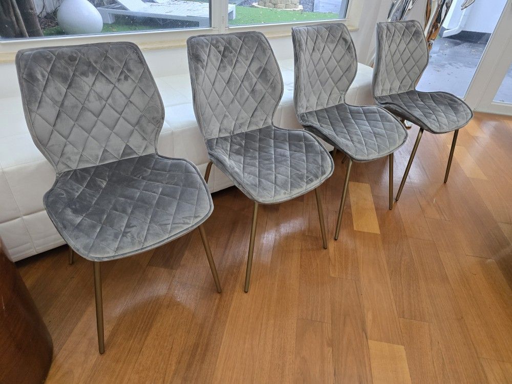 Four Gray Velvet Chairs. Excelente Condition!