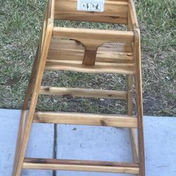 Thunder Group WDTHHC019A, Restaurant Wood High Chair, Walnut Finish very sturdy great condition location below  31705 Wesley Chapel blvd Fl 33543  Sto