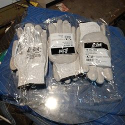 3 Pairs Of Gloves 