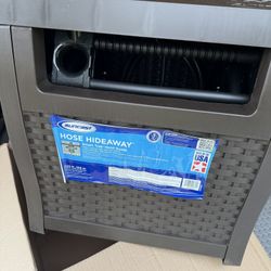 Brand New Suncast HOSE HIDEAWAY Smart Trak Hose Guide