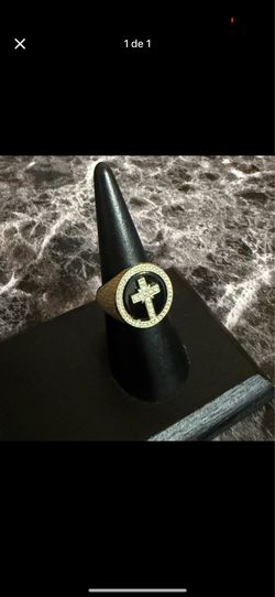 14kt gold ring with zirconias / Anillo de 14kt con zirconias