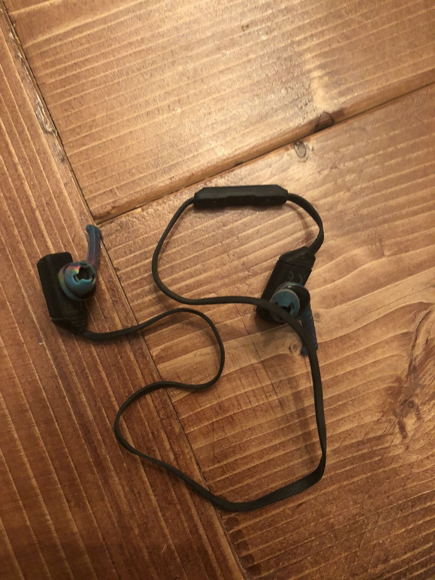 Wireless earbuds