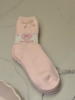 Cozy Crew Sock Pink Pearl Bow Socks