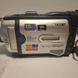 Sony Handycam MiniDV Camcorder 