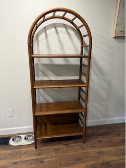Arch shelf