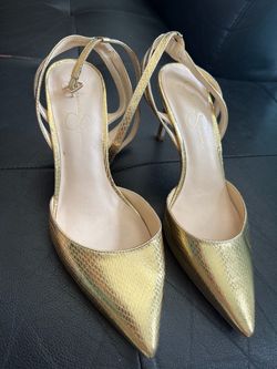 Elegant shoe, worn a few times, in excellent condition, size 10.