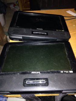 2 headrest tvs