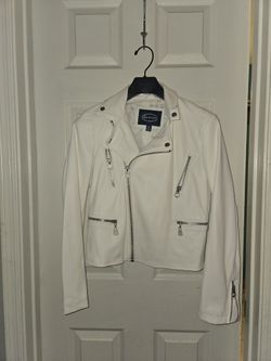 Beautiful White Jacket   Chamarra Blanca 
