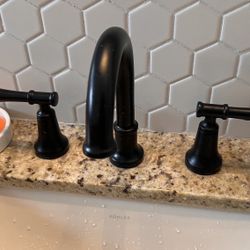 Kohler Bathroom Sink Faucet (2 Handles)