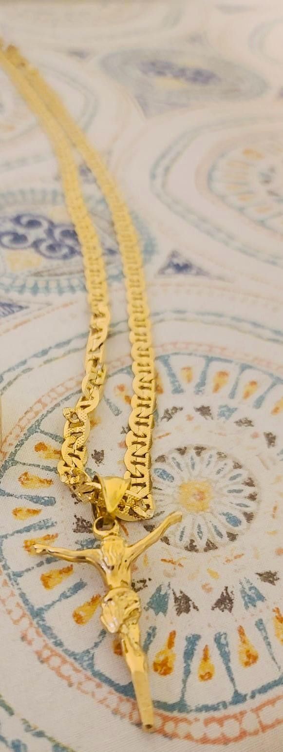 14k Gold Chain With Crucifix Cross