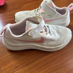 Girl Shoes Size 2 ( 16 Pairs Of Shoes) 