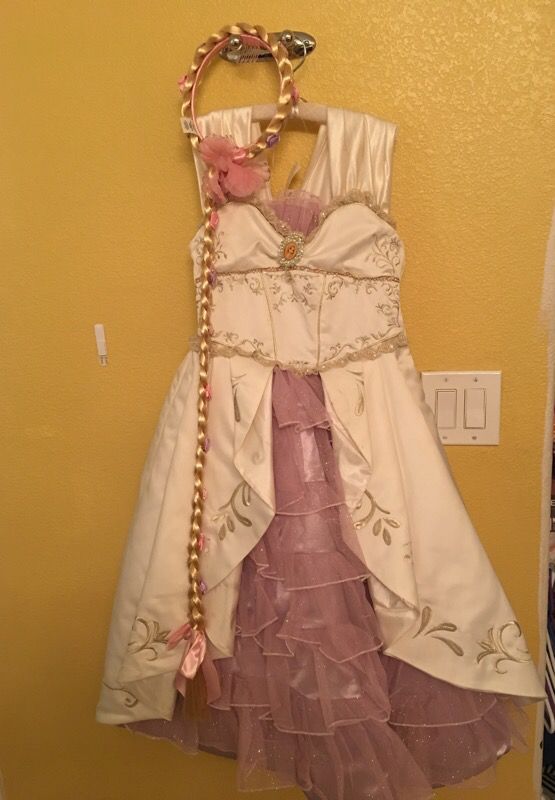 Disney's Rapunzel Dress w/ hair piece