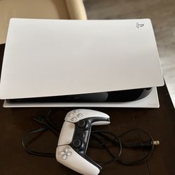 PlayStation 5.  1TB + Disk (barely Used) 