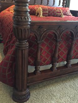 Broyhill Vintage World Juno Pilaster 4 Piece King Bedroom Set For Sale In San Diego Ca Offerup