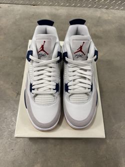 Nike SB x Air Jordan 4