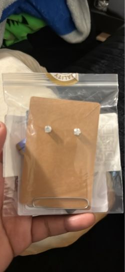 10k white gold earrings 1ct diamond total