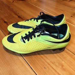 Nike Men's Hypervenom Phantom
Soccer Cleats US 9.5