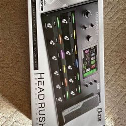 Headrush-Multi-Effects-Pedalboard