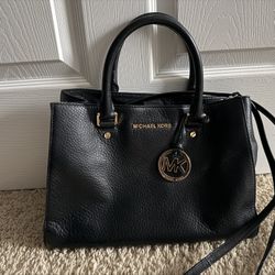 Michael Kors Leather Purse 