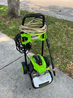Greenworks 1800 PSI 1.1 GPM Electric Pressure Washer! Works great!