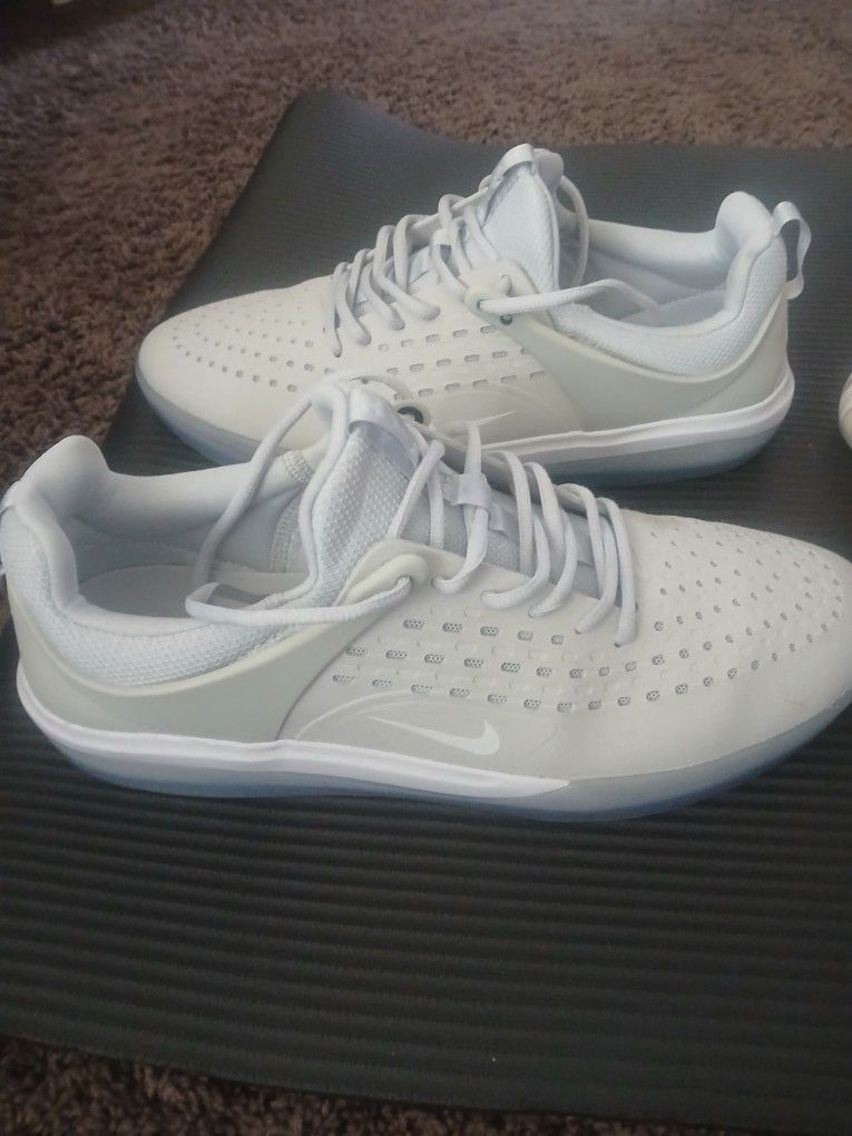 Men's NIKE WALKING SHOES