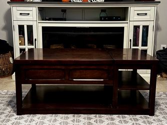 ASHLEY FURNITURE LIVING ROOM LIFT TOP COFFEE TABLE