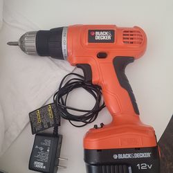 Black and Decker Drill 2v with charger for Sale in Roanoke, VA - OfferUp