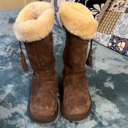 Sz 9 Ugg 55  