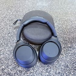 Sony Bluetooth Headphones, Model: WH-1000XM4