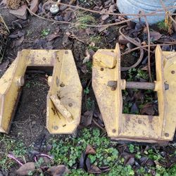Feet for a excavator or something
