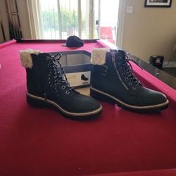 Black Boots With Fur - Size 8