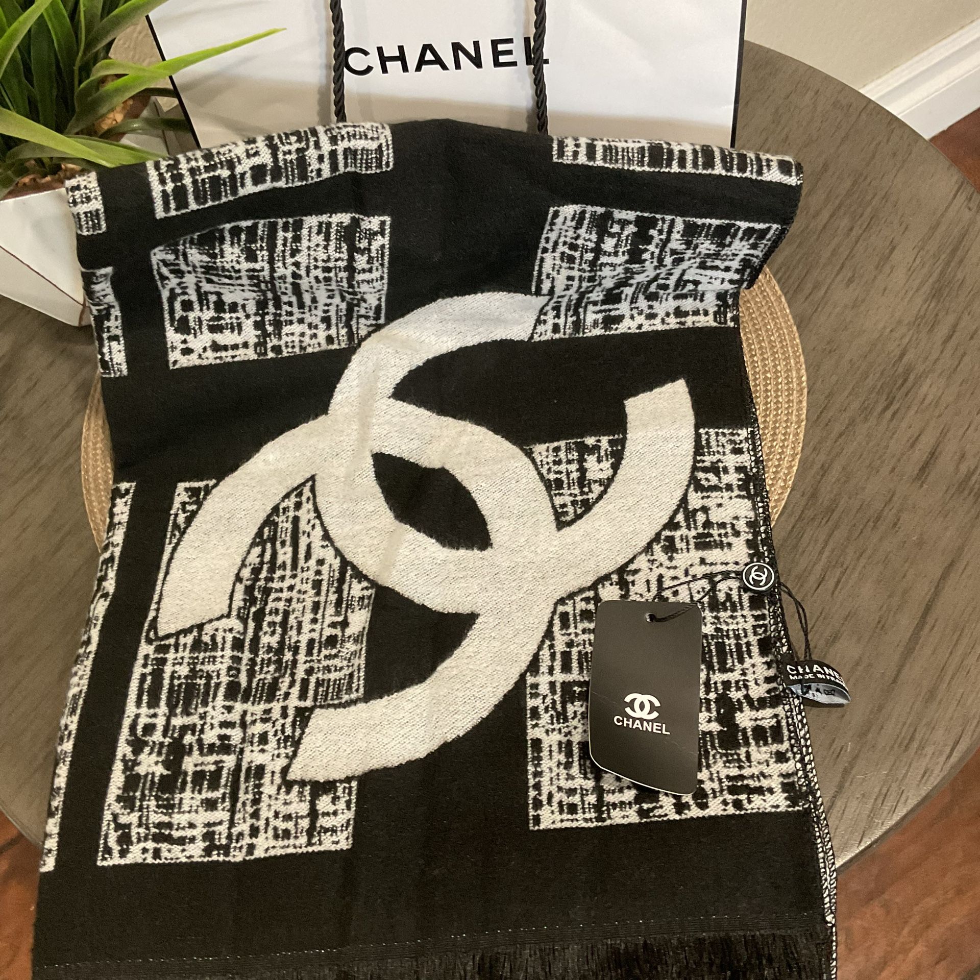 Black & White Scarf Shawl 