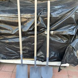 Garden shovels
