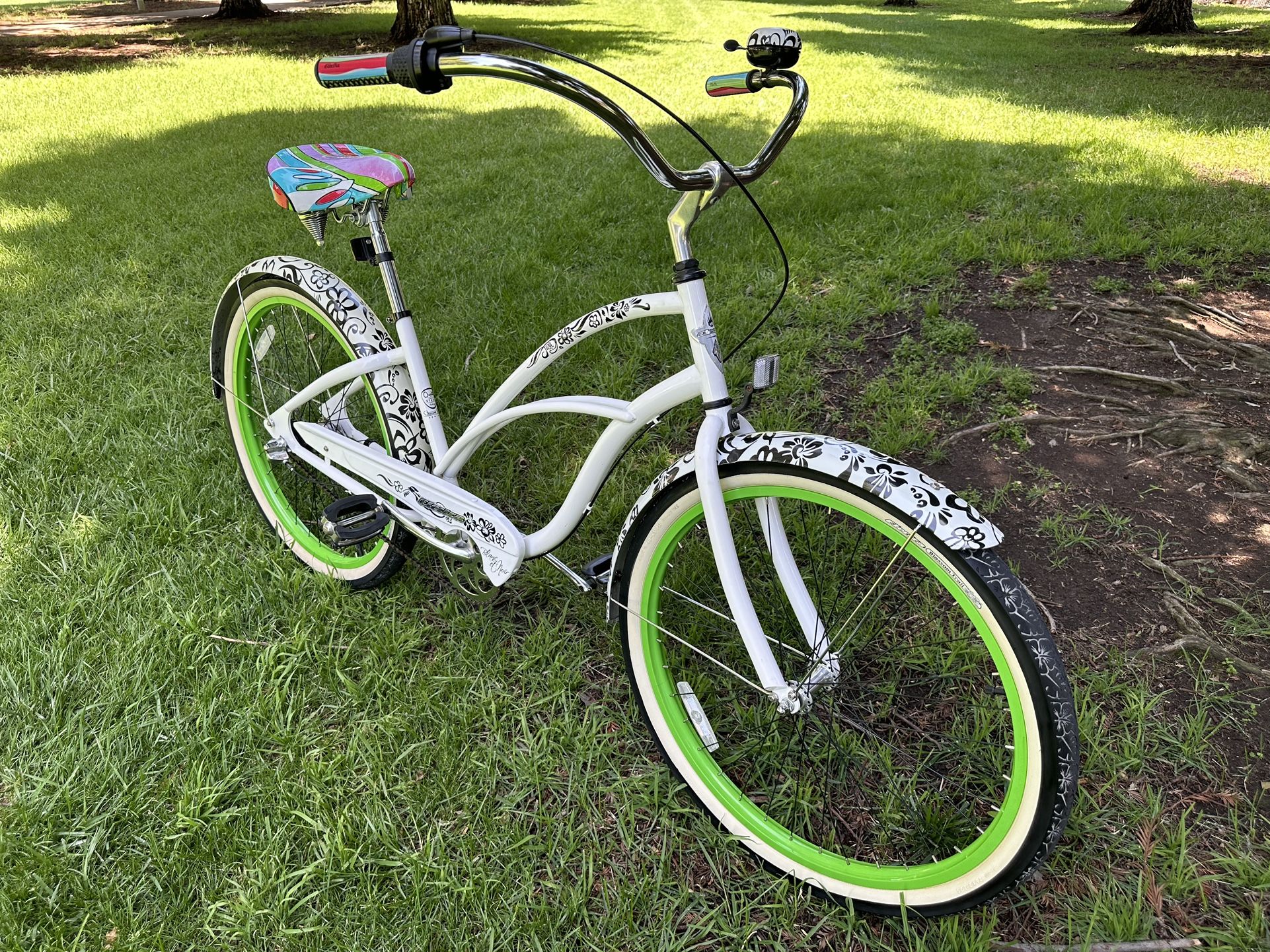 Stunning Electra Blanc Et Noir 3i Women’s Cruiser