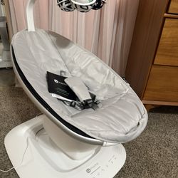 4moms MamaRoo Multi-Motion Baby Swing, Bluetooth Enabled with 5 Unique Motions, Grey