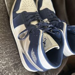 Jordans Size 10 (throw Offers)