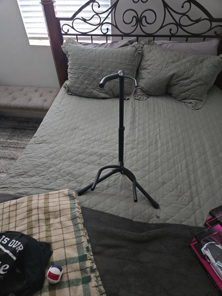 Guitar Stand 