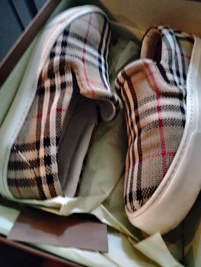 Burberry 100$