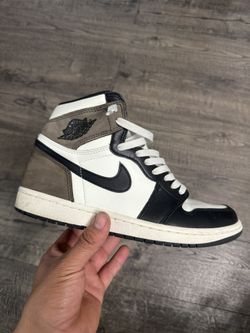 Jordan 1 Retro High Dark Mocha