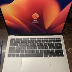 MacBook Pro 13” 2017 Retina IntelCore  ,8gb Ram, 256gb SSD, MacOS Ventura, Microsoft Office. Comes with Charger. Good display and good batter