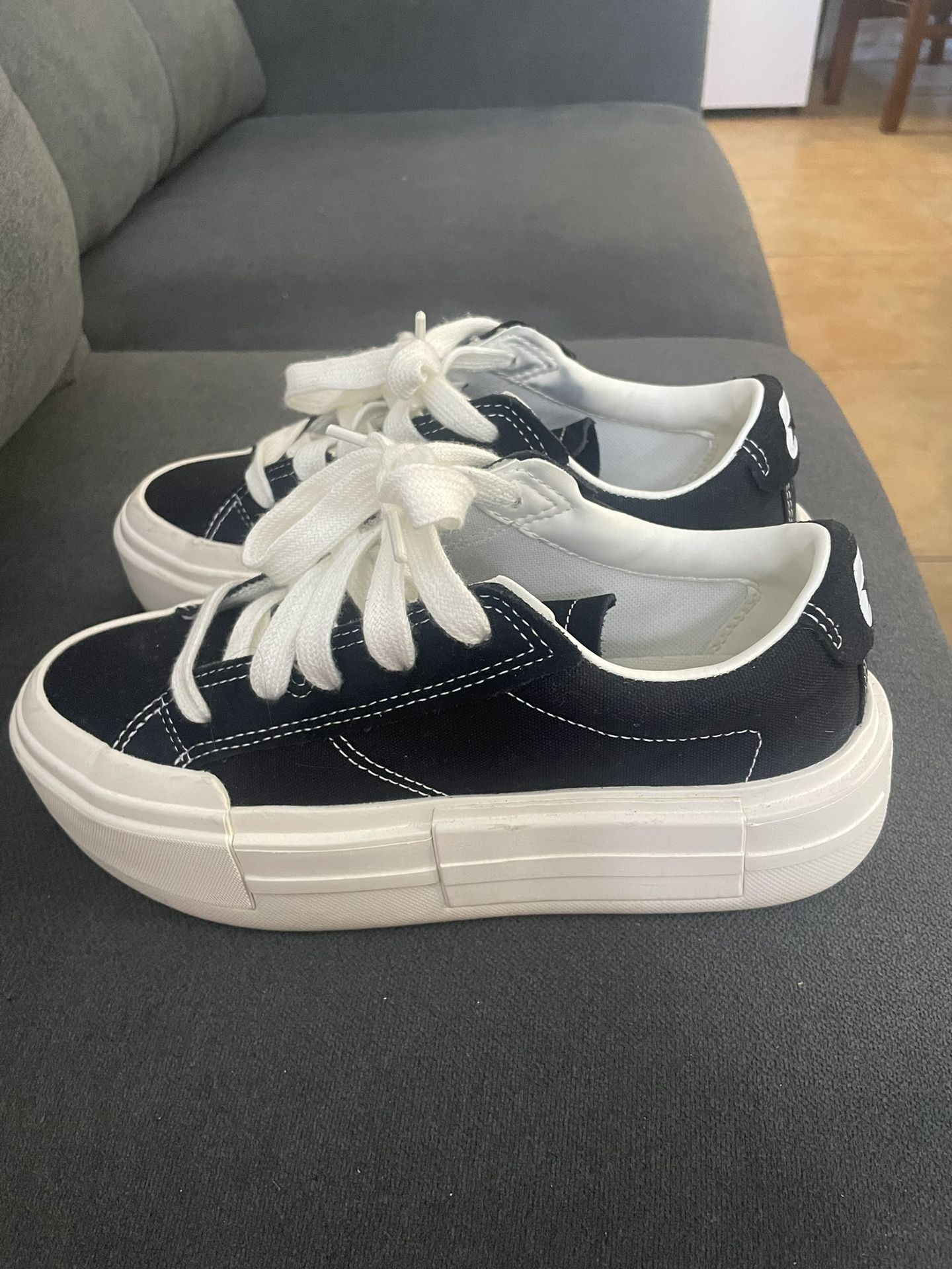 Converse Cruise Low Top Sneakers
