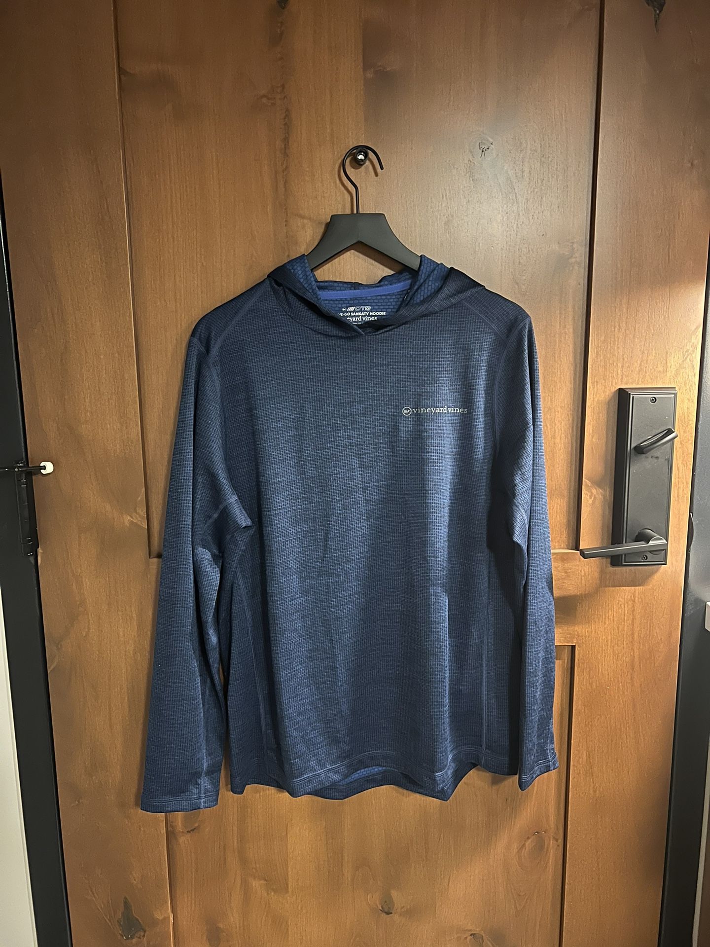 New Vineyard Vines Light Weight Hoodie