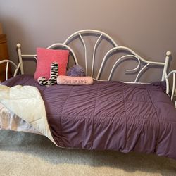 Day Bed  79 Across  39 Deep