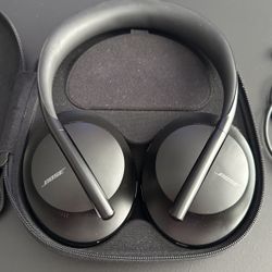 Bose Noise Cancelling Headphones 700 