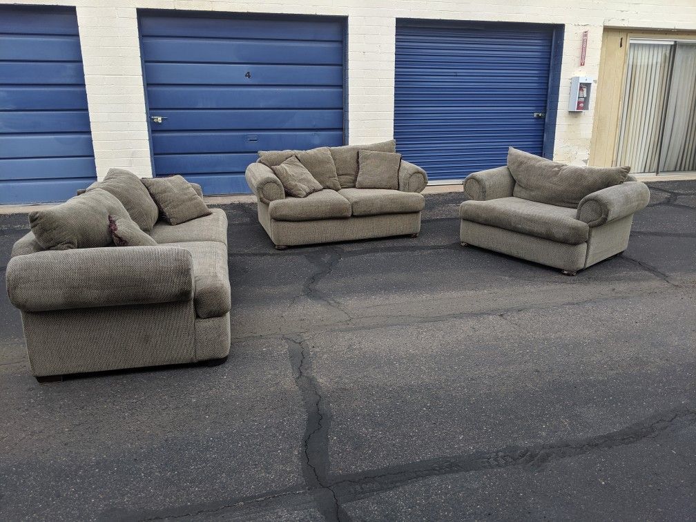 XL 3 Piece Sofa Set Delivery & Financing Available
