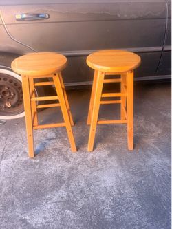 PAIR OF WOOD BAR STOOLS