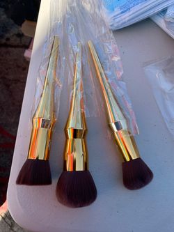 Beuatiful makeup brushes color brown.