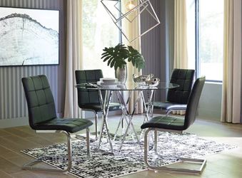 Madanere Dining Table + 4 Chair

