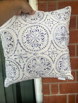 Blue and White Mandala Print Throw Pillow